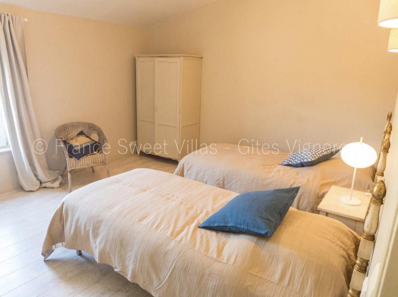 Suite Ou Chambre Privee A La Forge Des Cypres Loupia Exterior foto